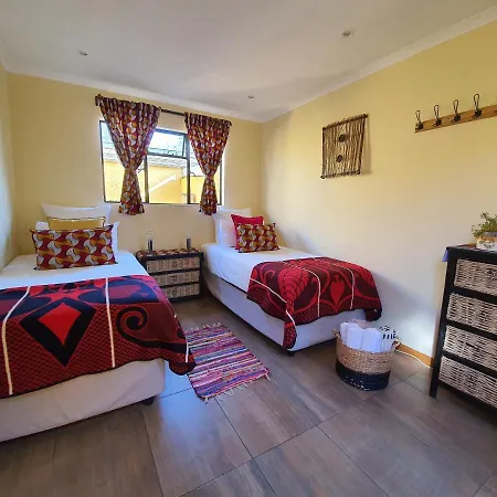 Lebo'S Soweto Backpackers Hostel Exterior photo