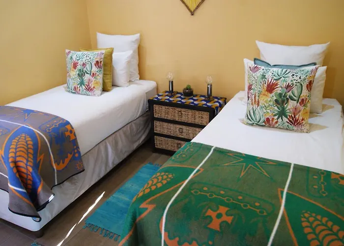 Lebo\'S Soweto Backpackers